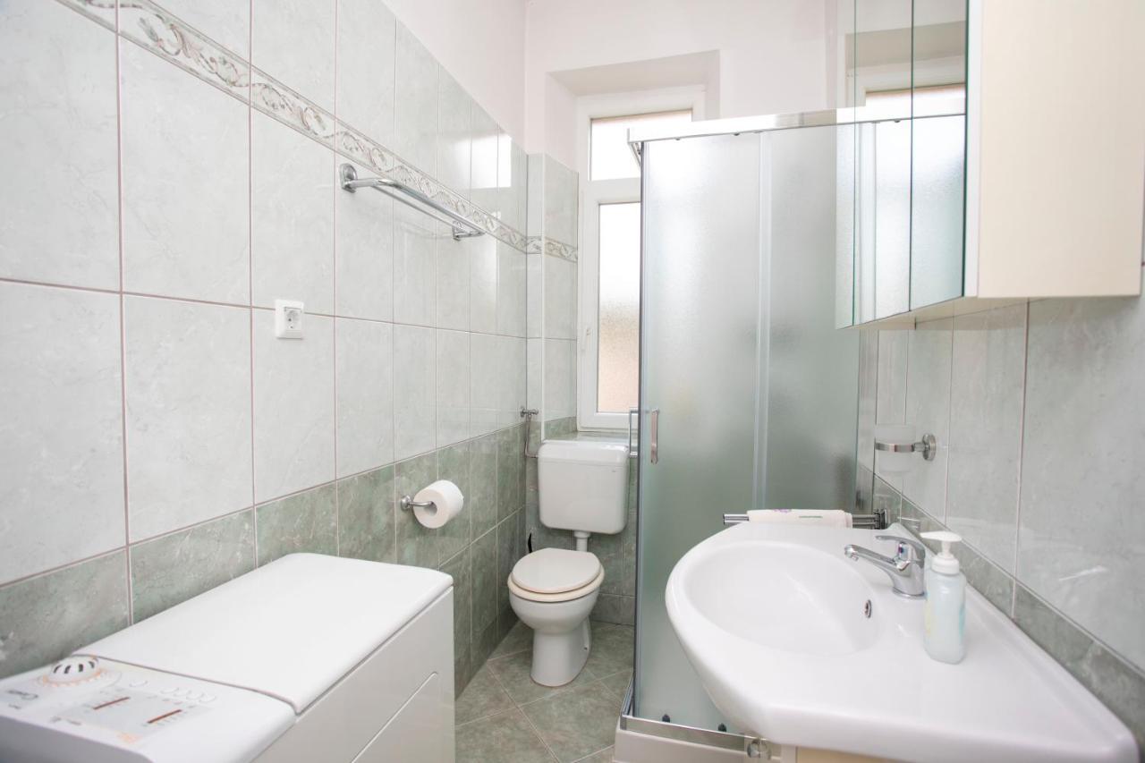 Apartman Lidija Koromačno エクステリア 写真